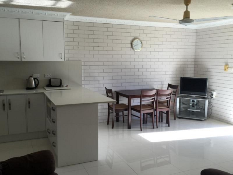 3/223 Denham Street, The Range QLD 4700